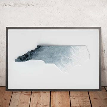 Una imagen enmarcada de un mapa topográfico en relieve estilo 3D de Carolina del Norte
